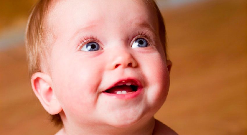 Прорезывание молочных зубов у ребенка и их смена на постоянны зубки 