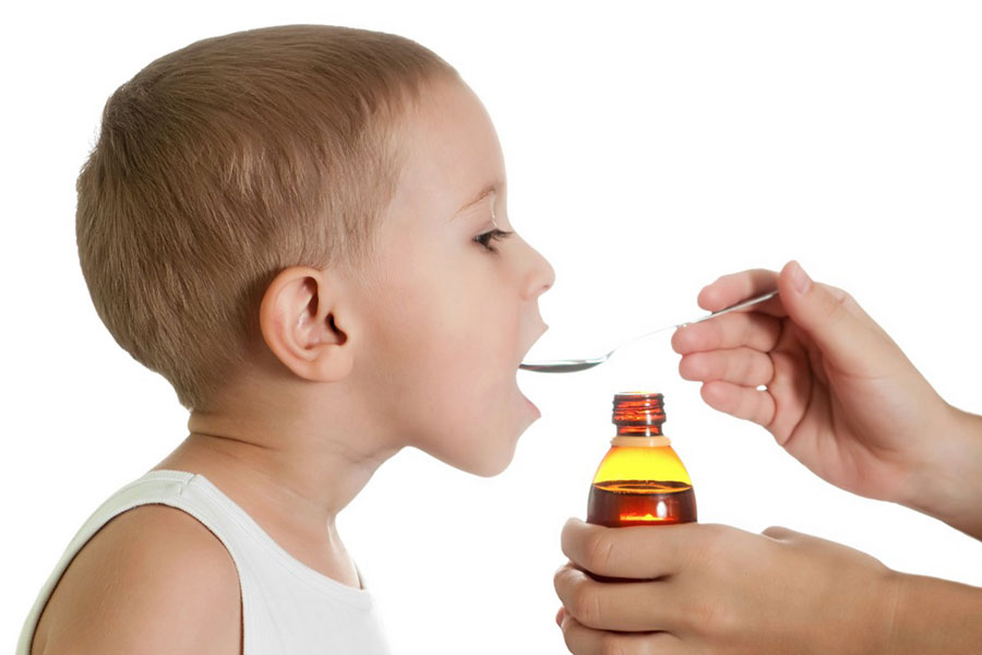 Как дать ребенку лекарство